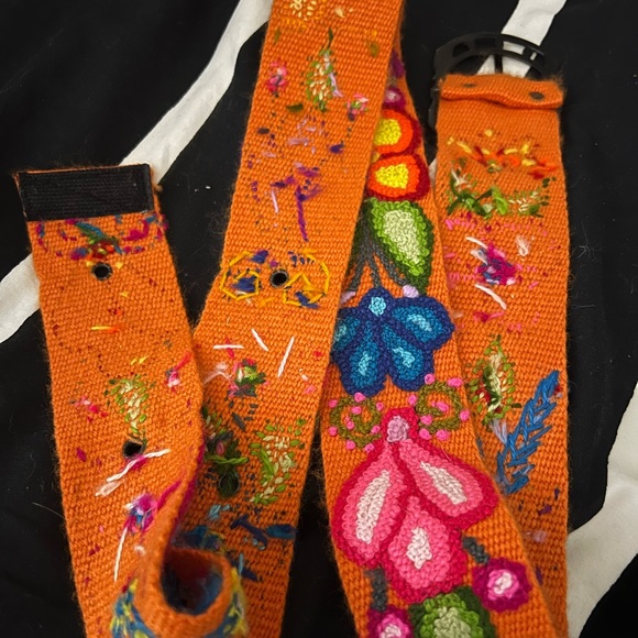 Peruvian Hand embroidered colorful alpaca floral belts - Picture 4 of 7